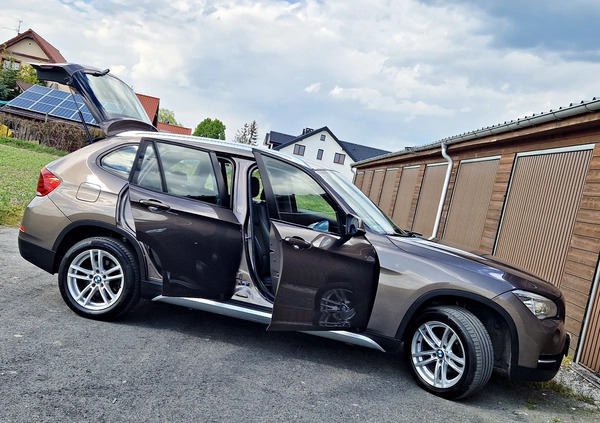 BMW X1 cena 53900 przebieg: 174000, rok produkcji 2013 z Września małe 781